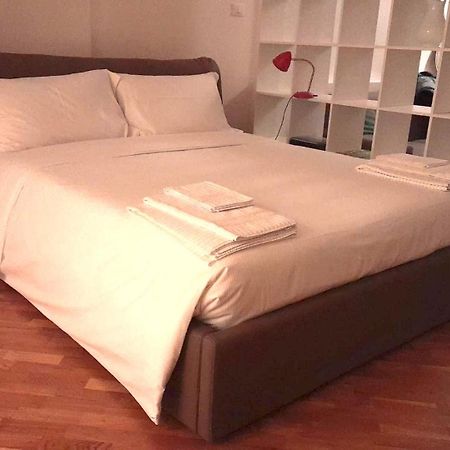 Loft Del Pratello Apartment โบโลญญา ภายนอก รูปภาพ
