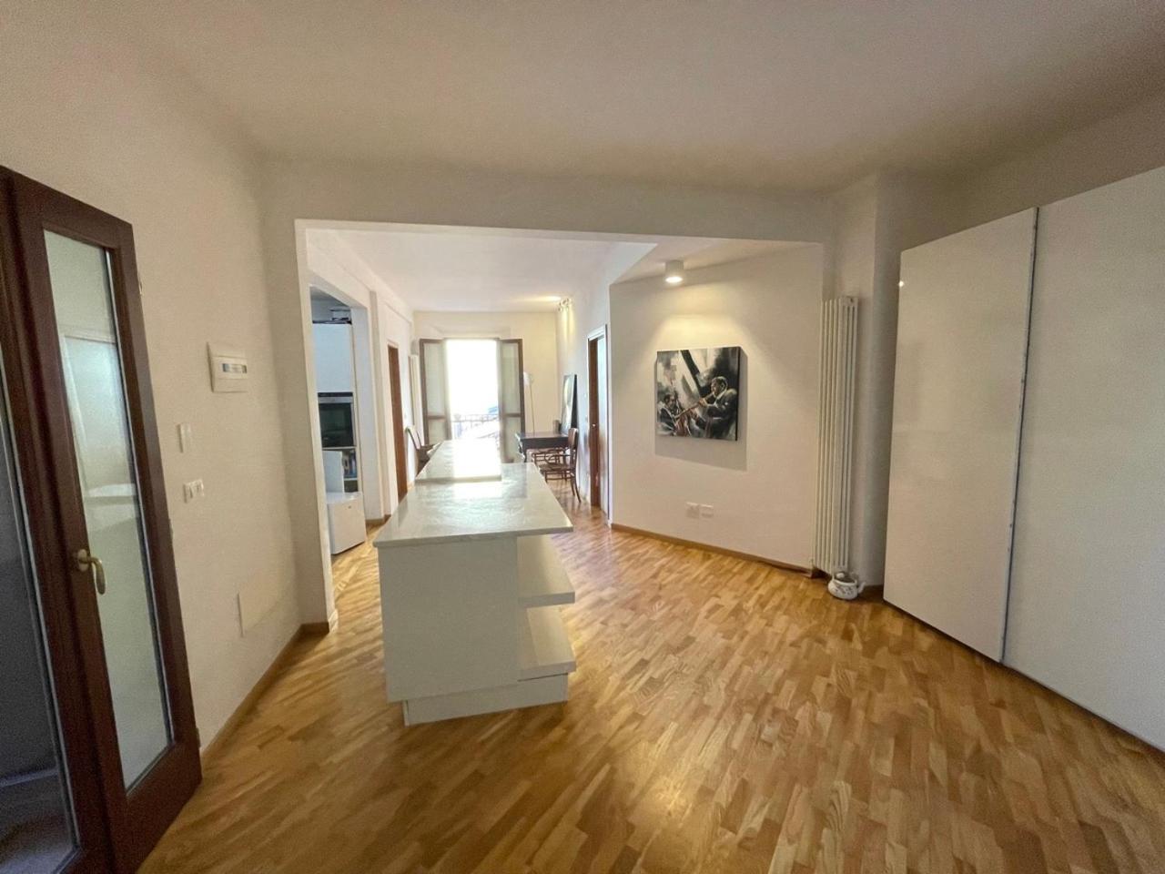 Loft Del Pratello Apartment โบโลญญา ภายนอก รูปภาพ