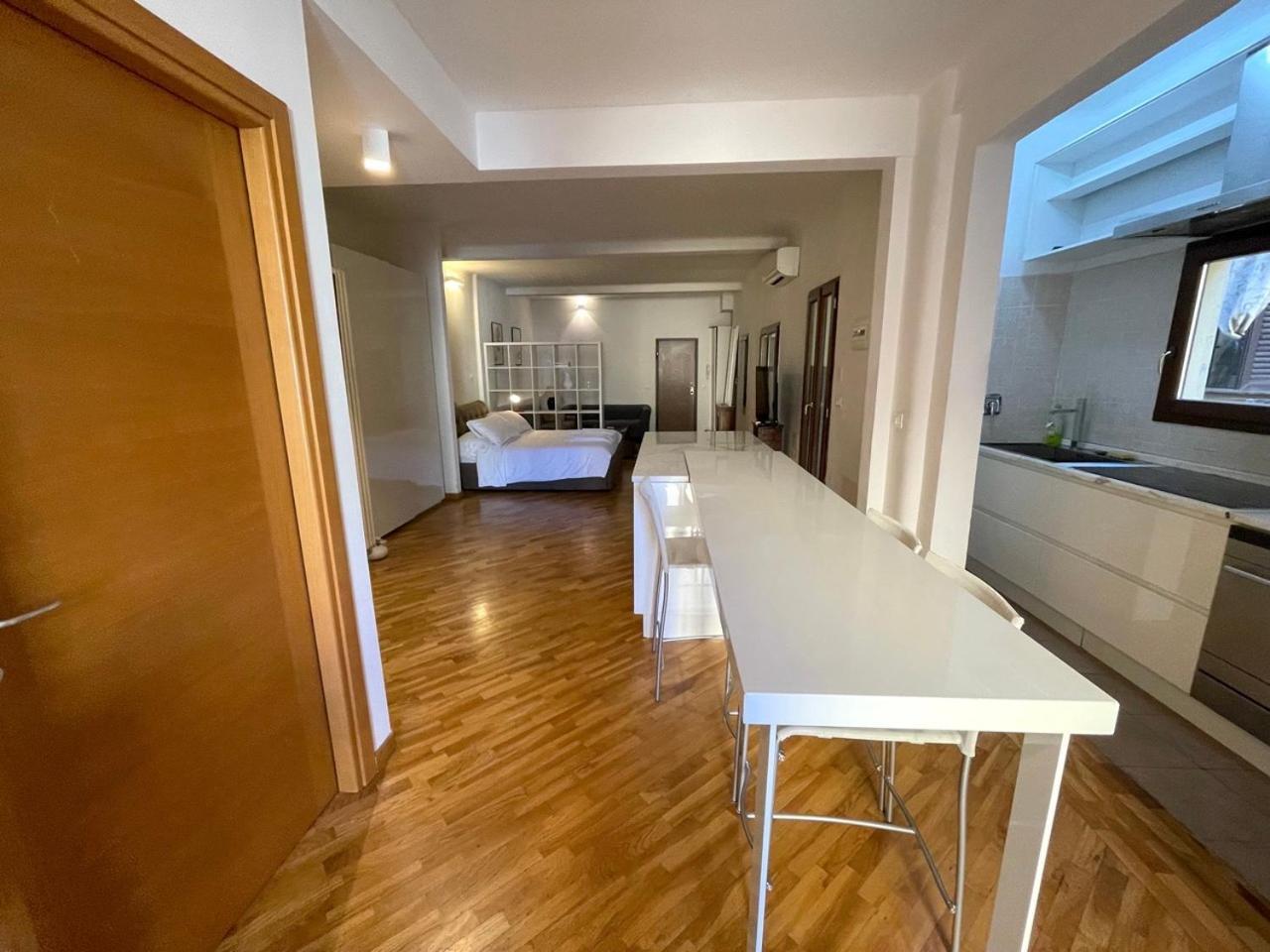 Loft Del Pratello Apartment โบโลญญา ภายนอก รูปภาพ