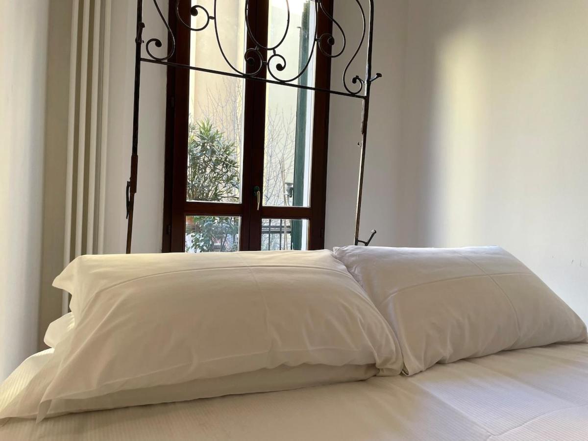 Loft Del Pratello Apartment โบโลญญา ภายนอก รูปภาพ