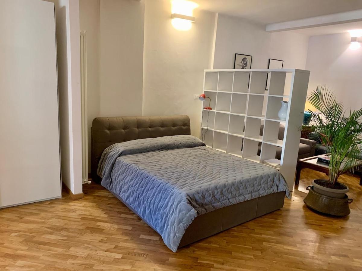 Loft Del Pratello Apartment โบโลญญา ภายนอก รูปภาพ
